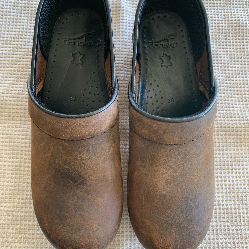Dansko Rustic Brown Shoes, Lined with Black Leather. Size 39